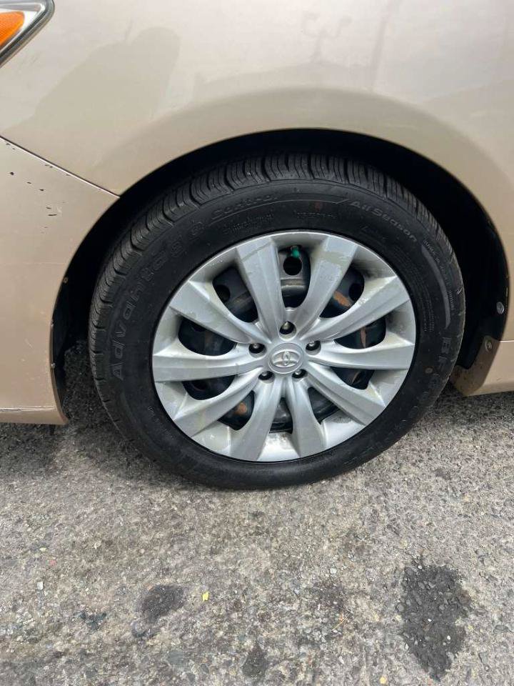 Used 2012 Toyota Corolla LE FWD image 14