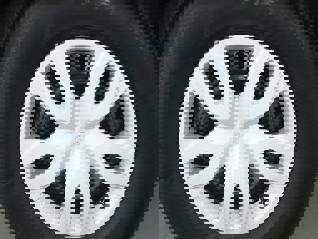 Used 2023 Toyota Corolla Cross L image 12