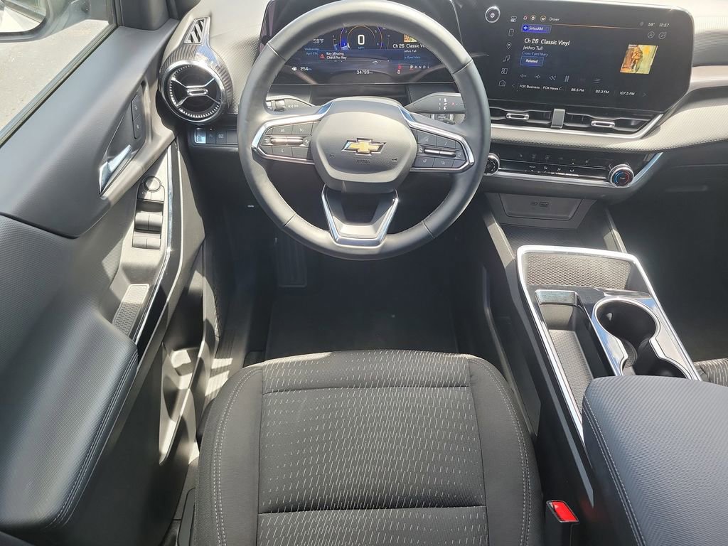 Used 2025 Chevrolet Equinox LT FWD image 12