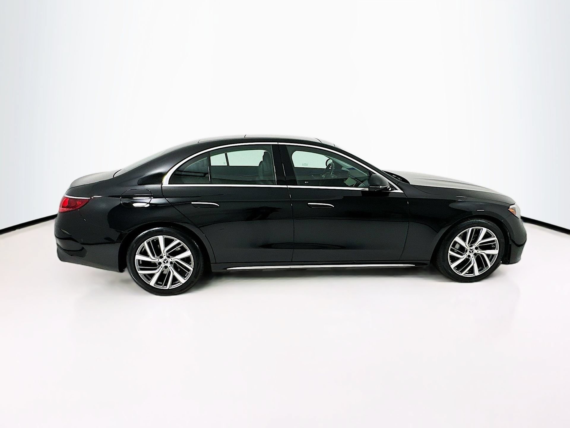 Certified 2025 Mercedes-Benz E 350 4MATIC Sedan image 9
