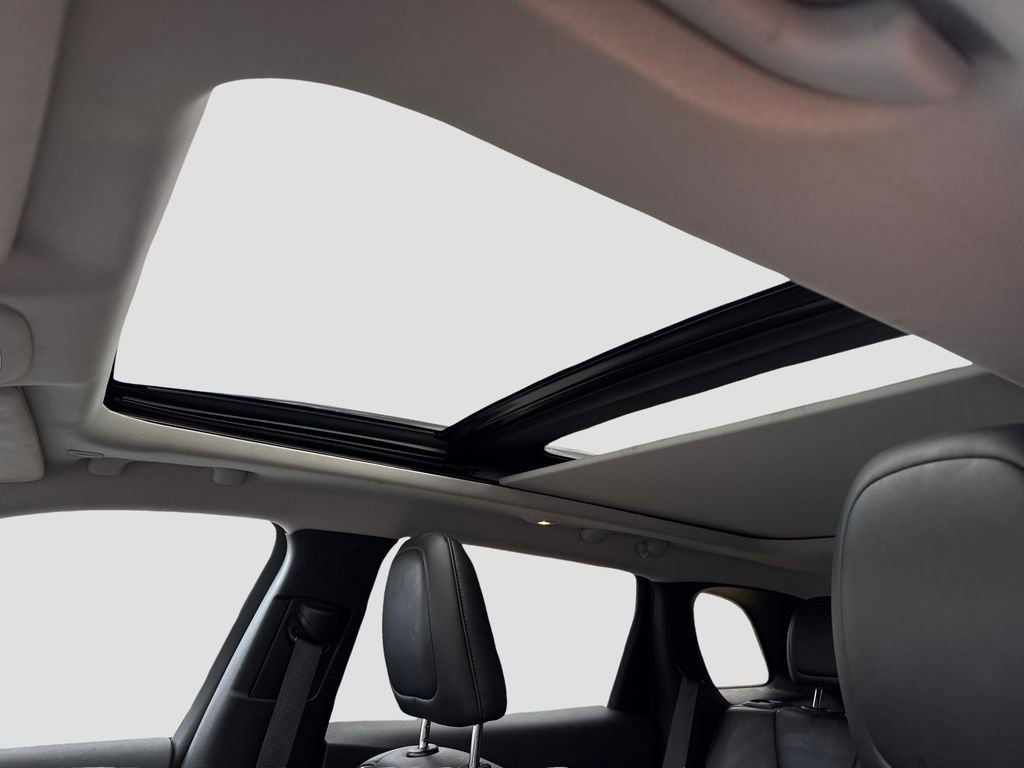 Used 2019 Jeep Cherokee Latitude Plus image 10