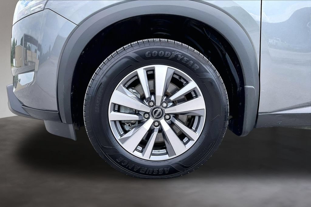 Used 2022 Nissan Pathfinder SL FWD image 32