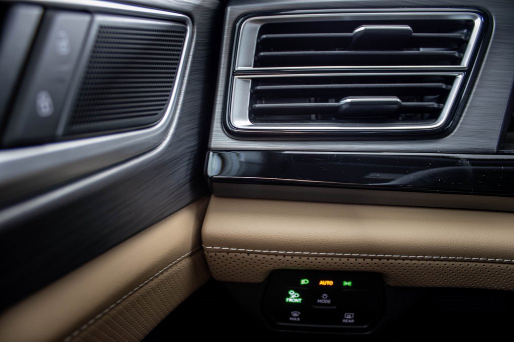 New 2026 Volkswagen Atlas Cross Sport SE image 31