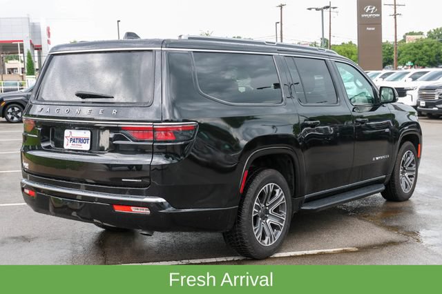 Used 2024 Jeep Wagoneer L Series II w/ Flexible Seating Group AWD/4WD image 3