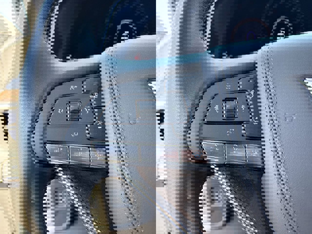 Certified 2024 Cadillac Escalade ESV Premium Luxury Platinum image 22