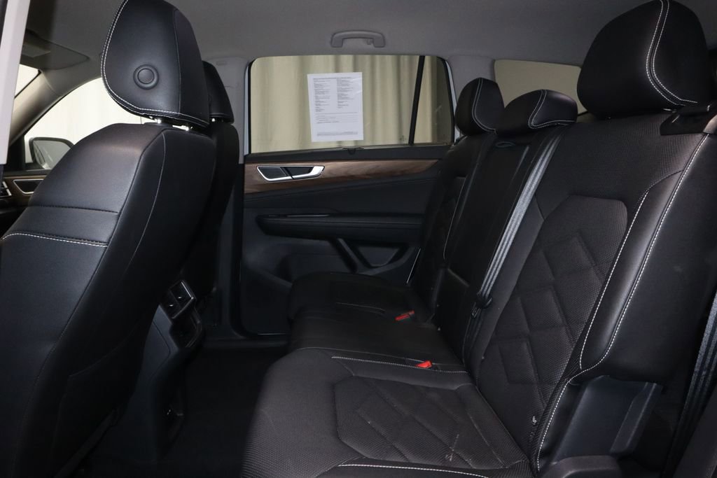 Used 2025 Volkswagen Atlas SE FWD image 22