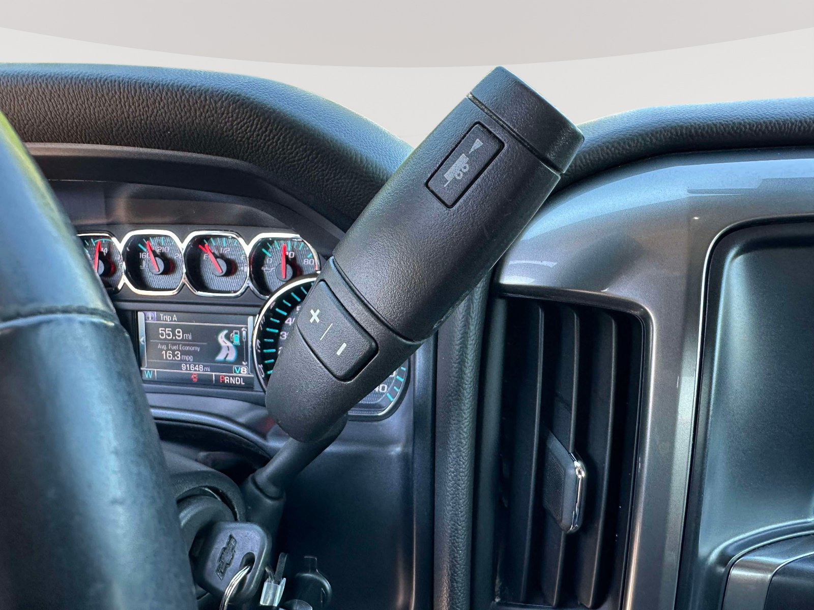 Used 2018 Chevrolet Silverado 1500 LT AWD/4WD image 14