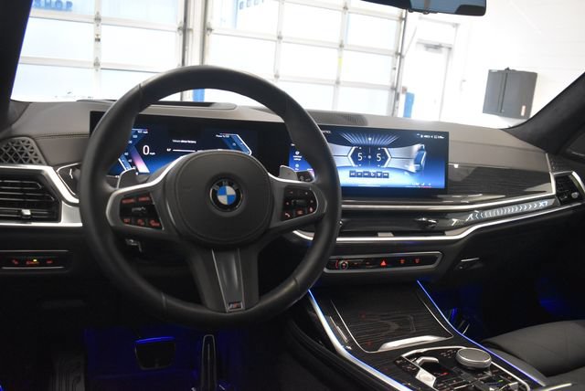 Used 2026 BMW X7 xDrive40i w/ M Sport Package AWD/4WD image 23