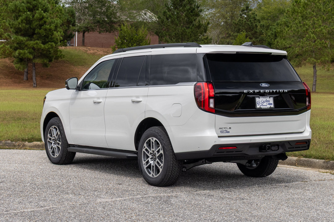 New 2025 Ford Expedition Active image 4