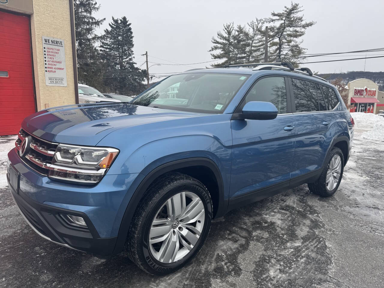Used 2019 Volkswagen Atlas SE w/ Towing Package AWD/4WD image 4