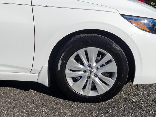 Used 2025 Nissan Sentra S image 6