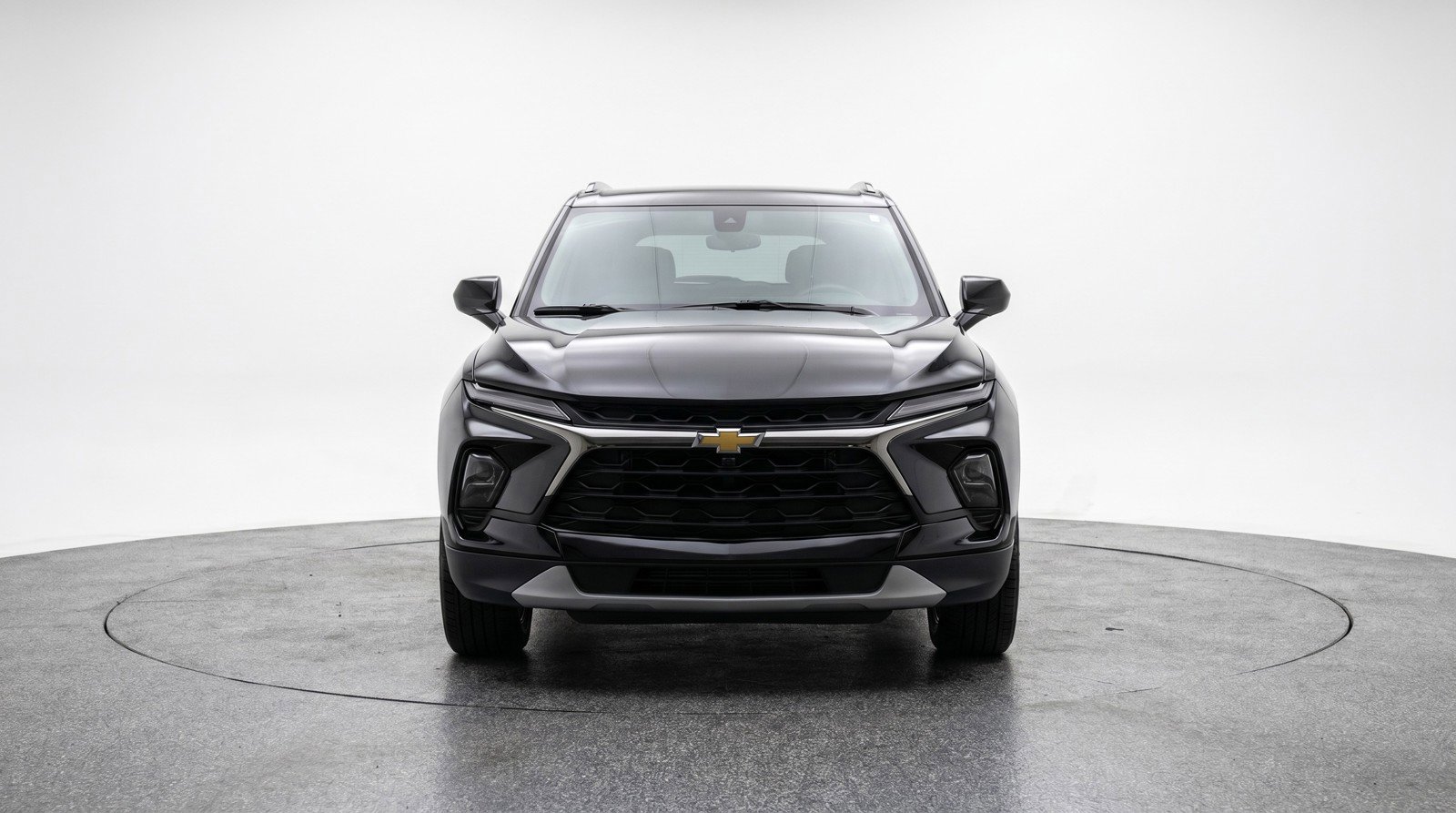 Used 2025 Chevrolet Blazer LT FWD image 2