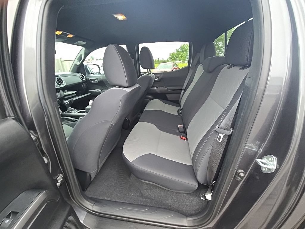 Used 2021 Toyota Tacoma TRD Sport AWD/4WD image 28