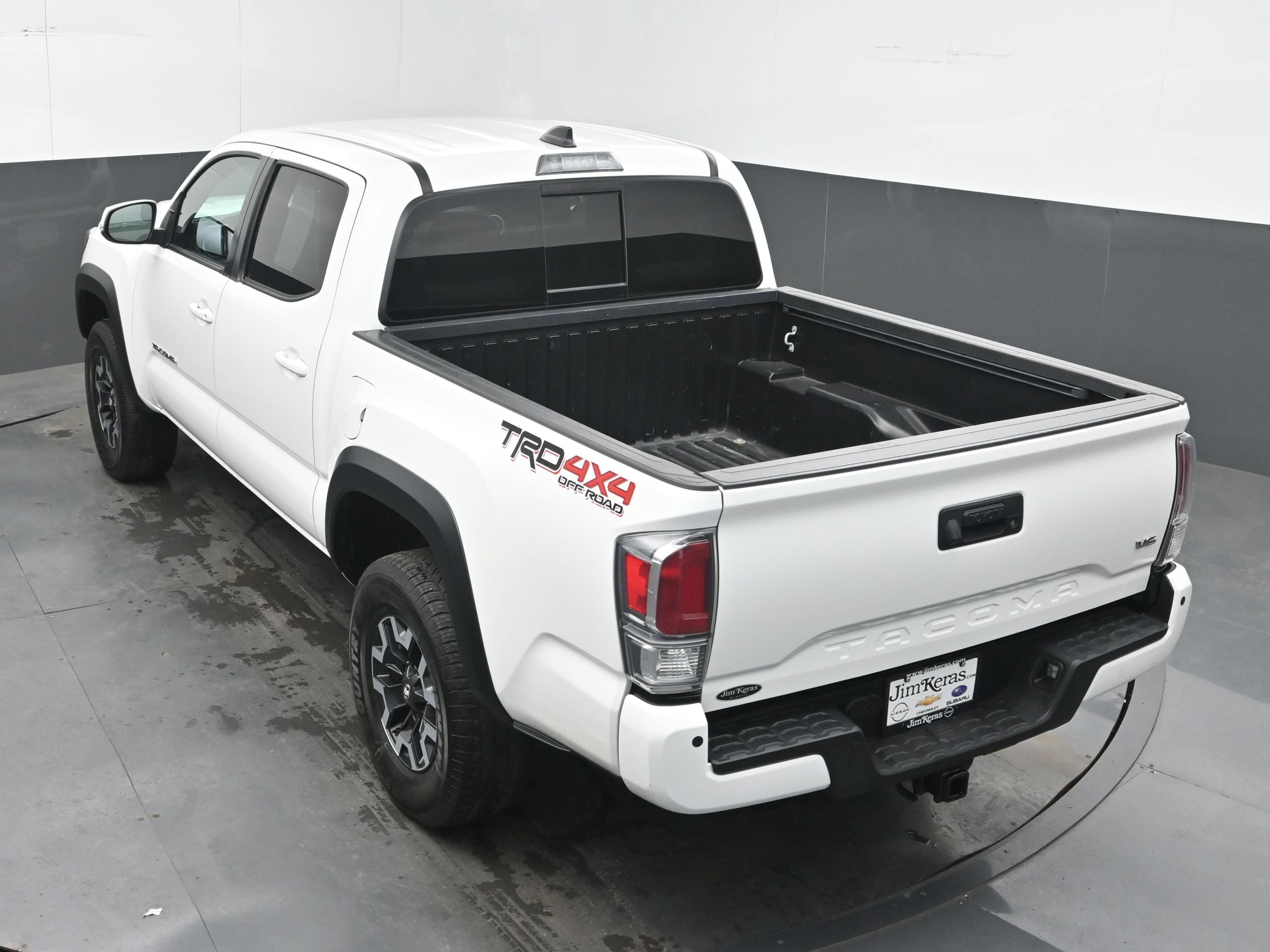 Used 2022 Toyota Tacoma TRD Off-Road w/ Technology Package AWD/4WD image 30