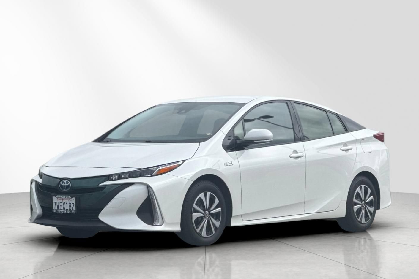 Used 2017 Toyota Prius Prime Premium FWD image 8