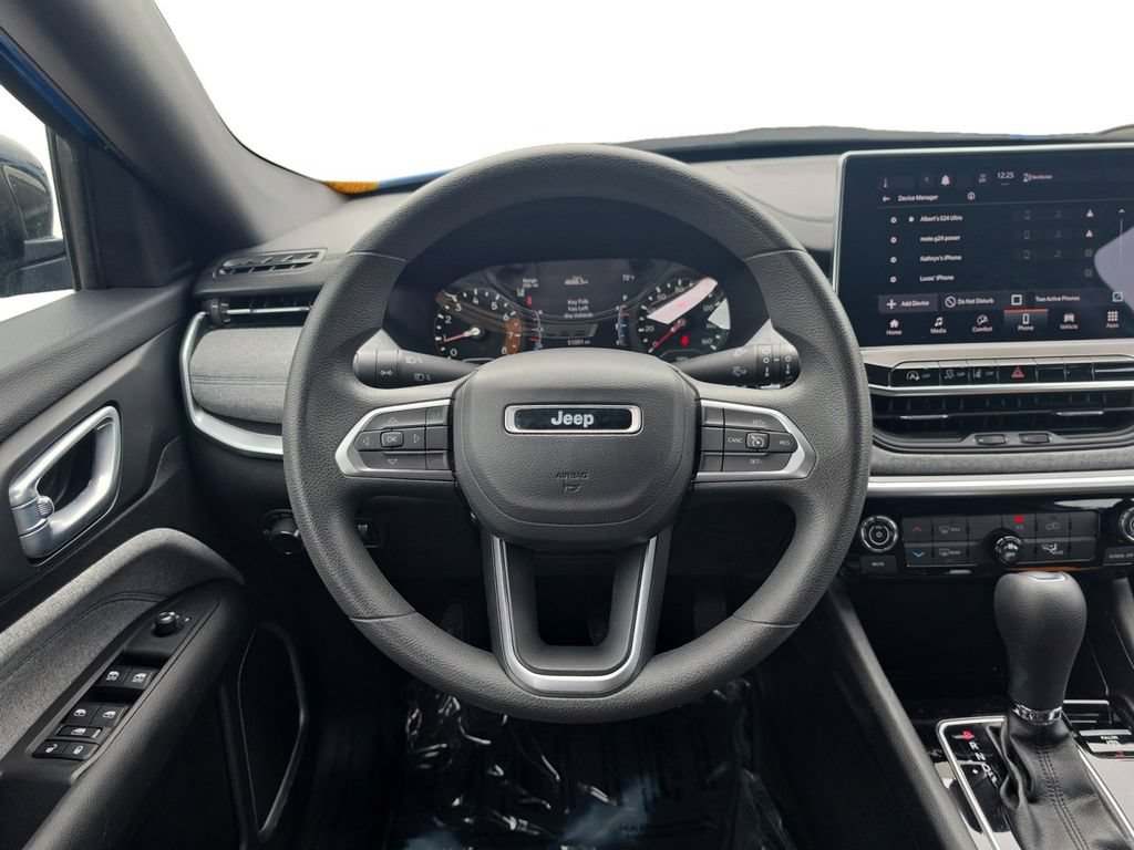 Used 2023 Jeep Compass Sport AWD/4WD image 15