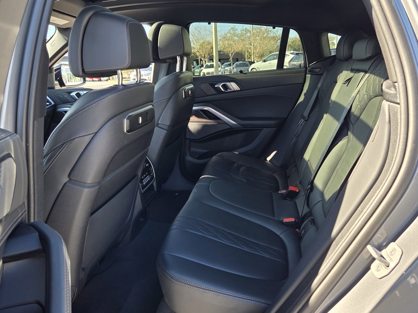 Certified 2024 BMW X6 xDrive40i w/ Premium Package image 11