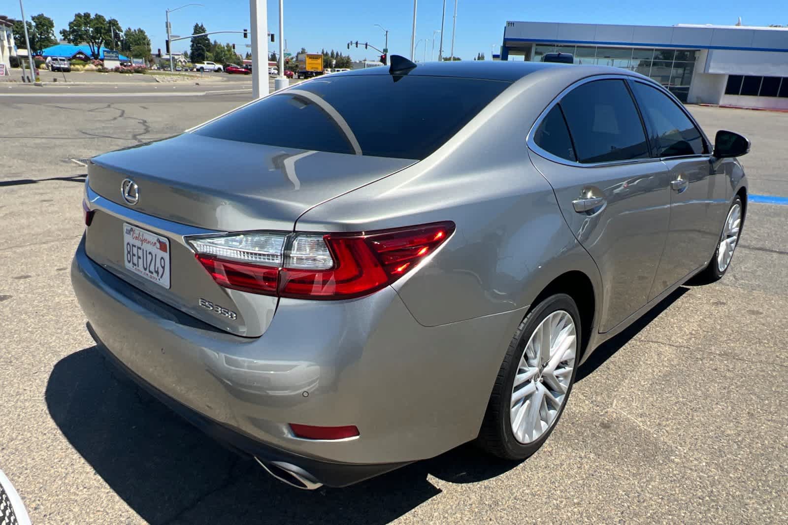 Used 2018 Lexus ES 350 w/ Luxury Package w/Wood Trim FWD image 4