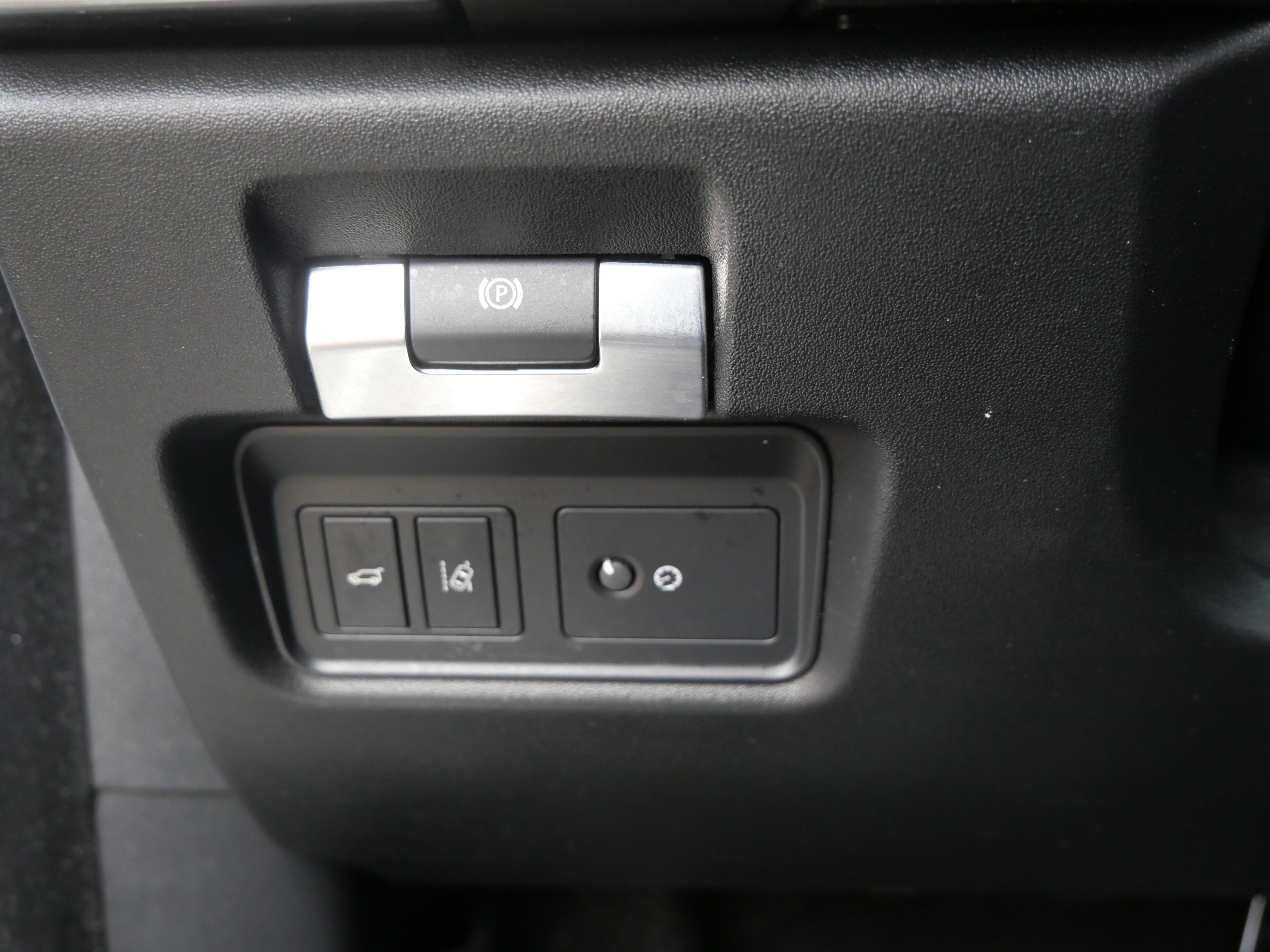 Used 2019 Jaguar E-PACE S image 22