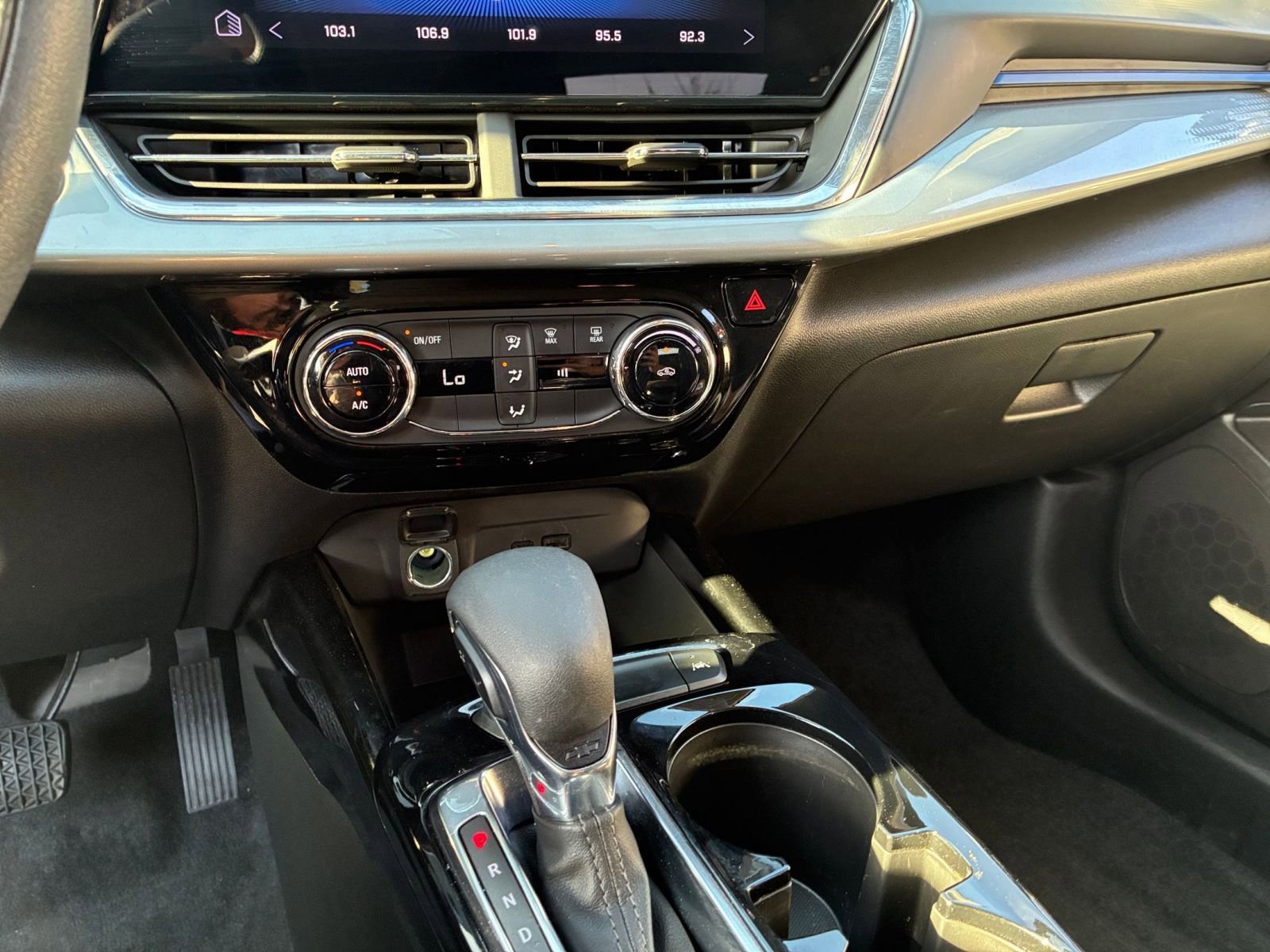 Used 2025 Chevrolet Trax LT image 41