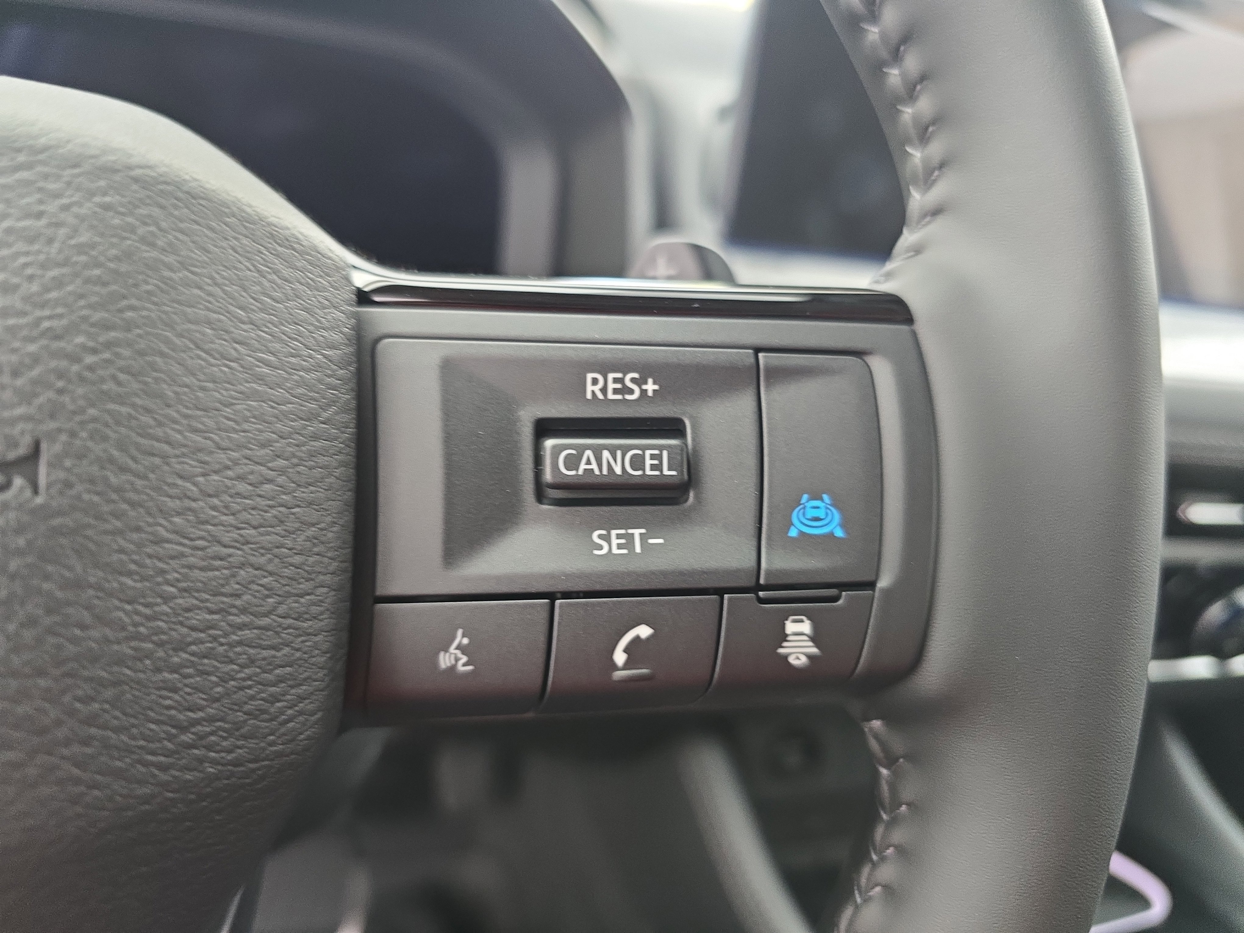 New 2026 Nissan Rogue Platinum image 18