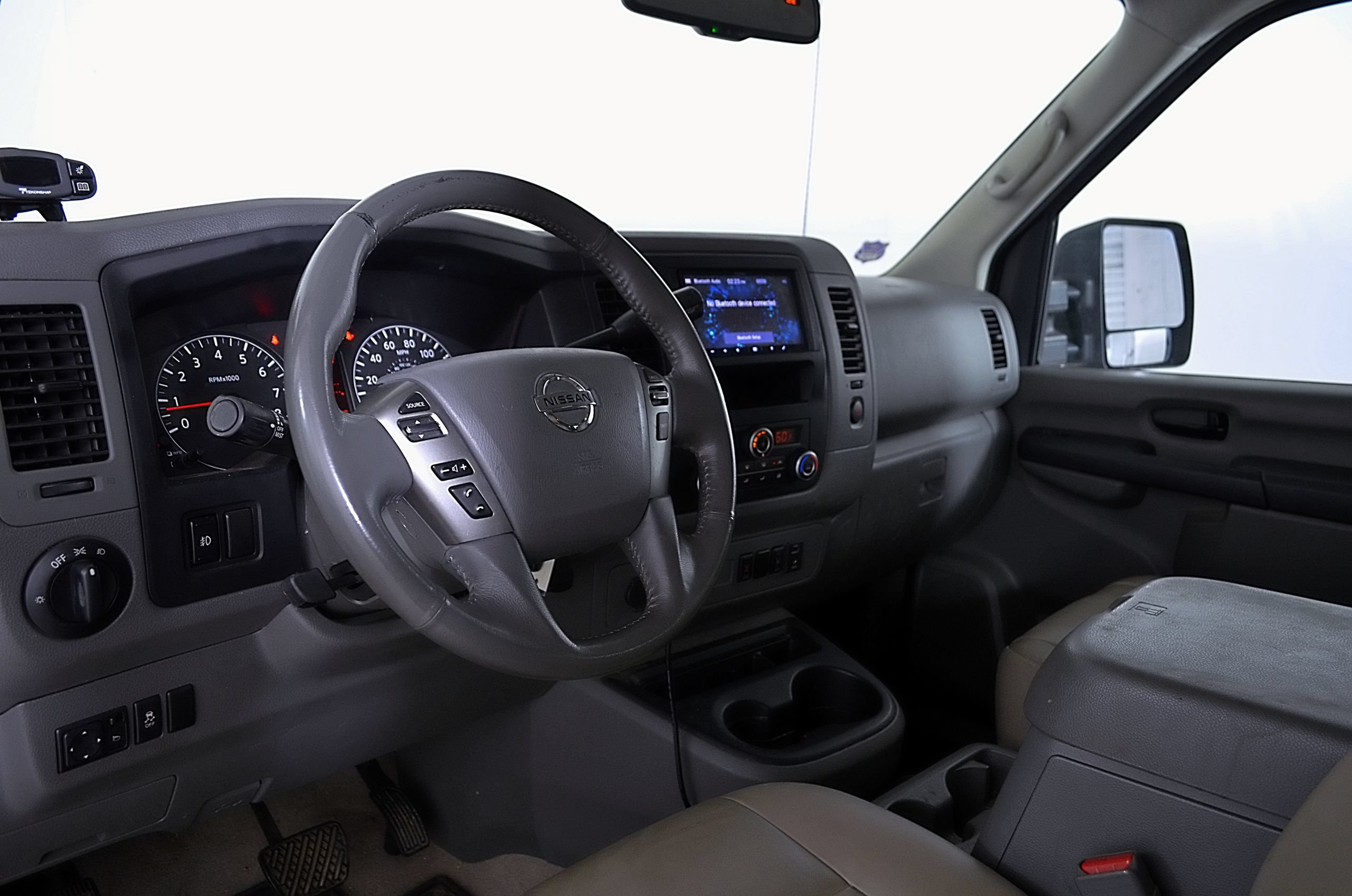 Used 2017 Nissan NV 3500 SL RWD image 15