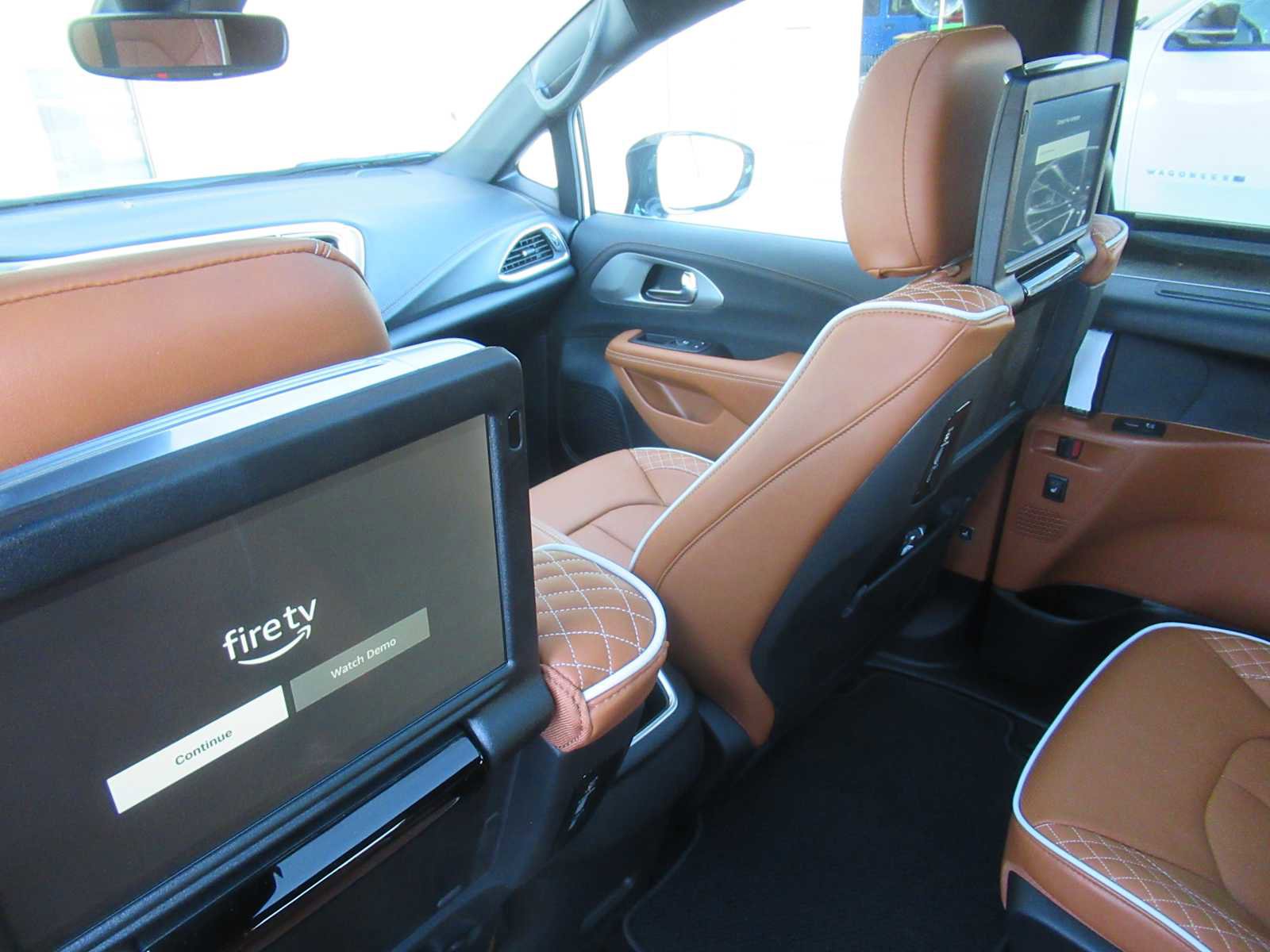 New 2026 Chrysler Pacifica Pinnacle image 50