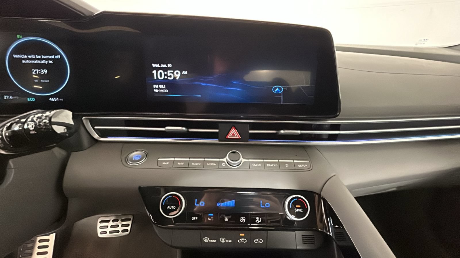 Certified 2025 Hyundai Elantra SEL FWD image 24