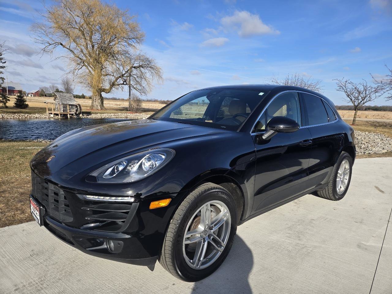 Used 2017 Porsche Macan S image 1