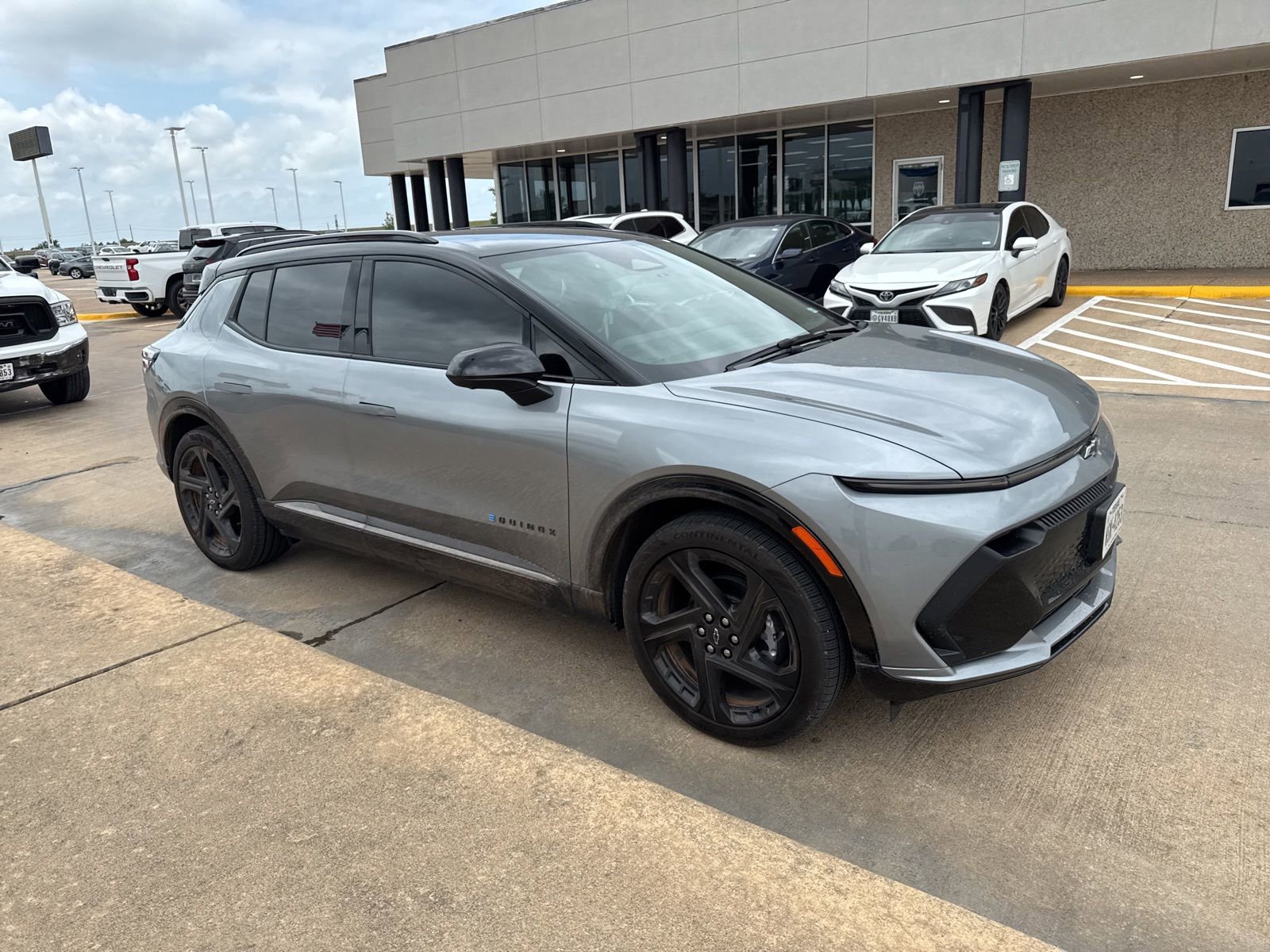 Used 2025 Chevrolet Equinox EV RS FWD image 6