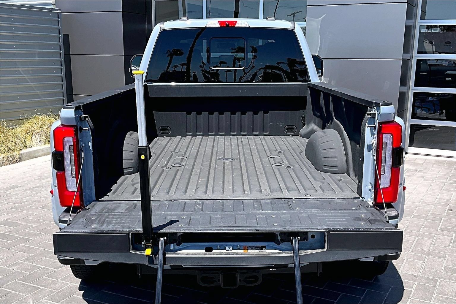 Used 2025 Ford F450 Platinum w/ FX4 Off-Road Package AWD/4WD image 35
