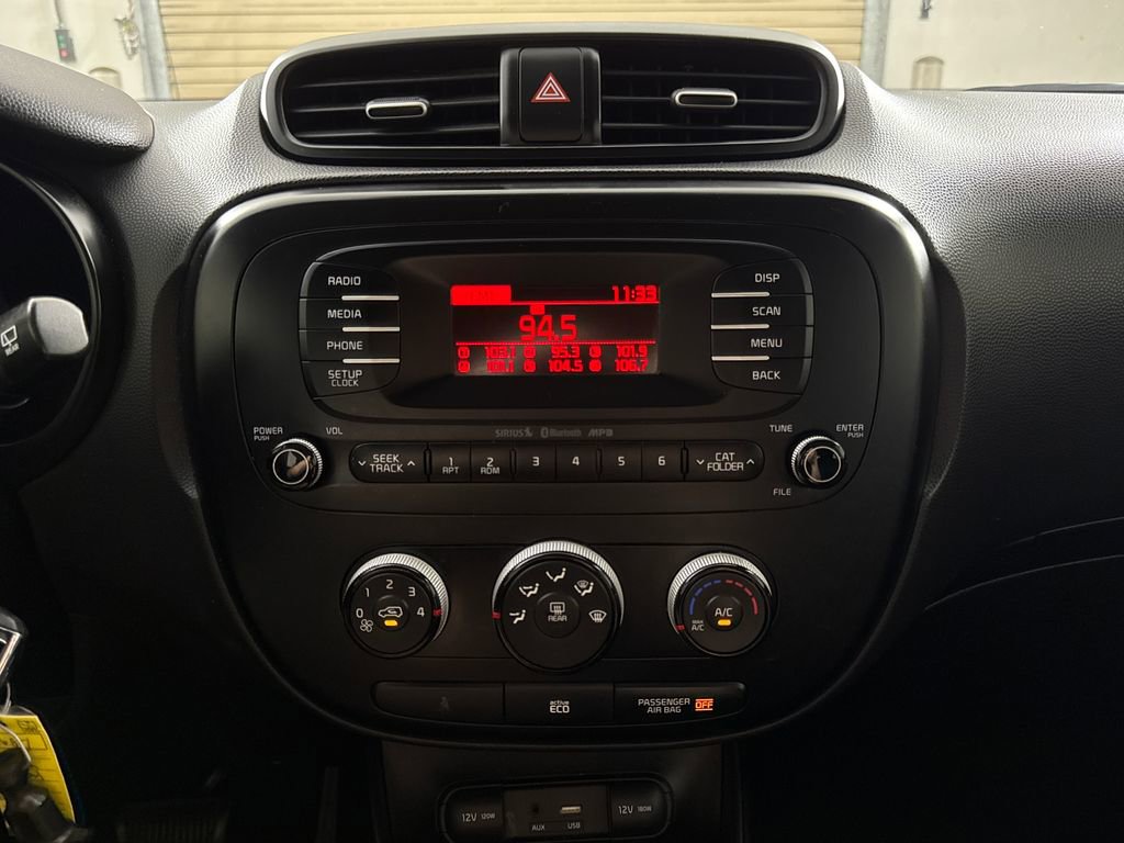 Used 2015 Kia Soul FWD image 16
