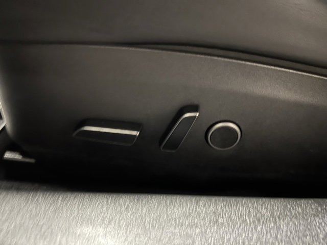 Used 2023 Tesla Model 3 Standard Range image 16