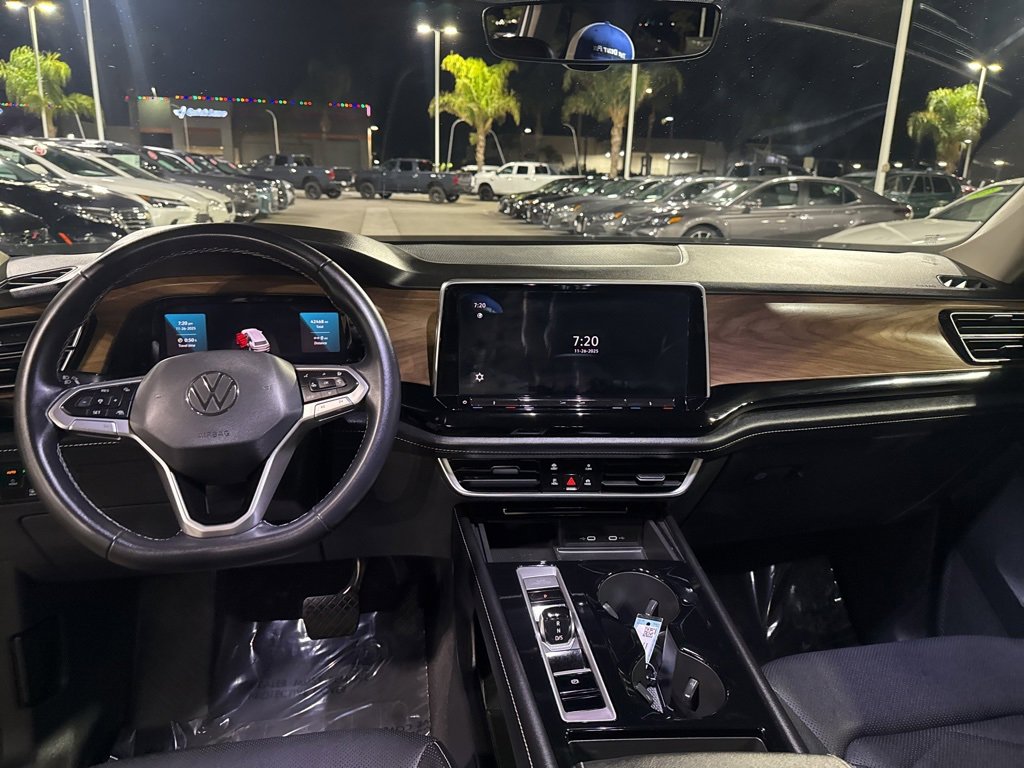 Used 2024 Volkswagen Atlas SE image 23