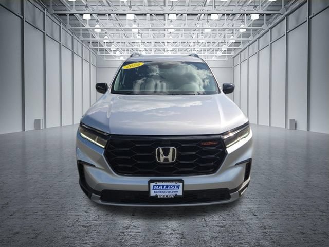 Used 2025 Honda Pilot TrailSport image 16