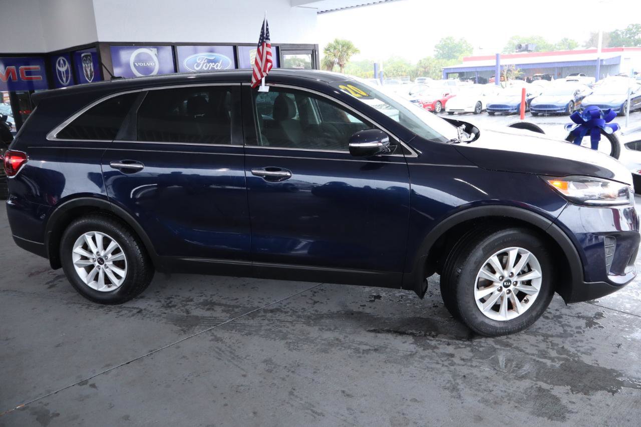 Used 2020 Kia Sorento LX image 4