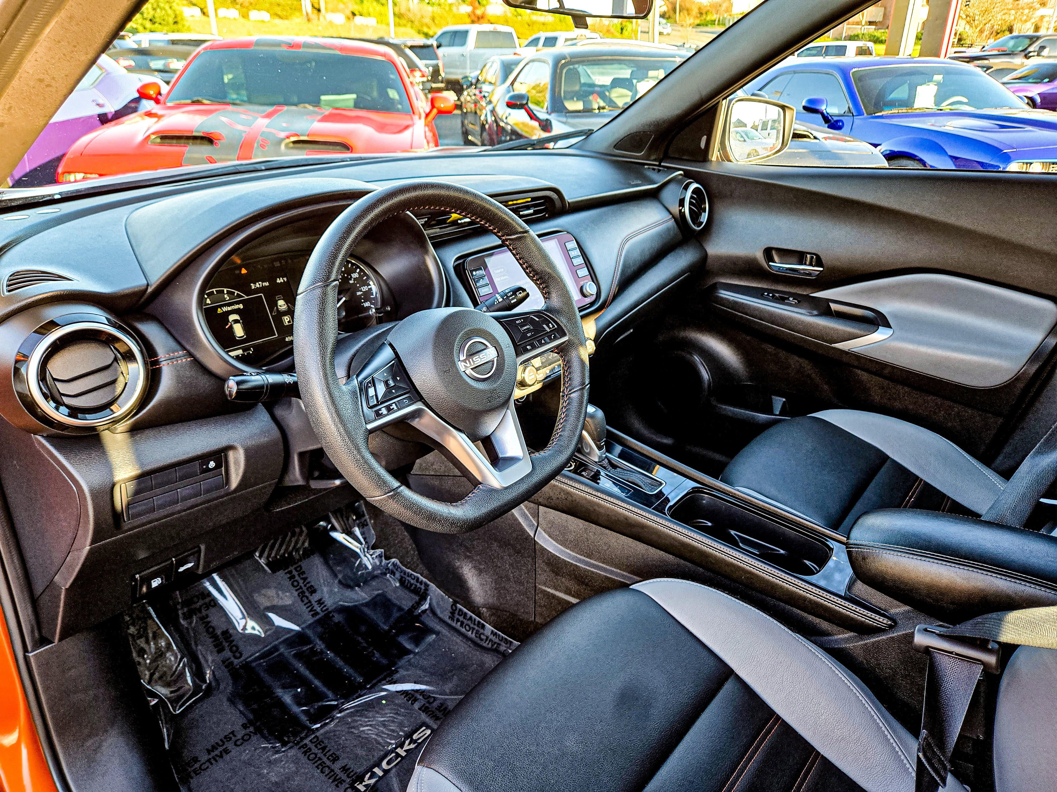 Used 2023 Nissan Kicks SR w/ SR Premium Package image 9