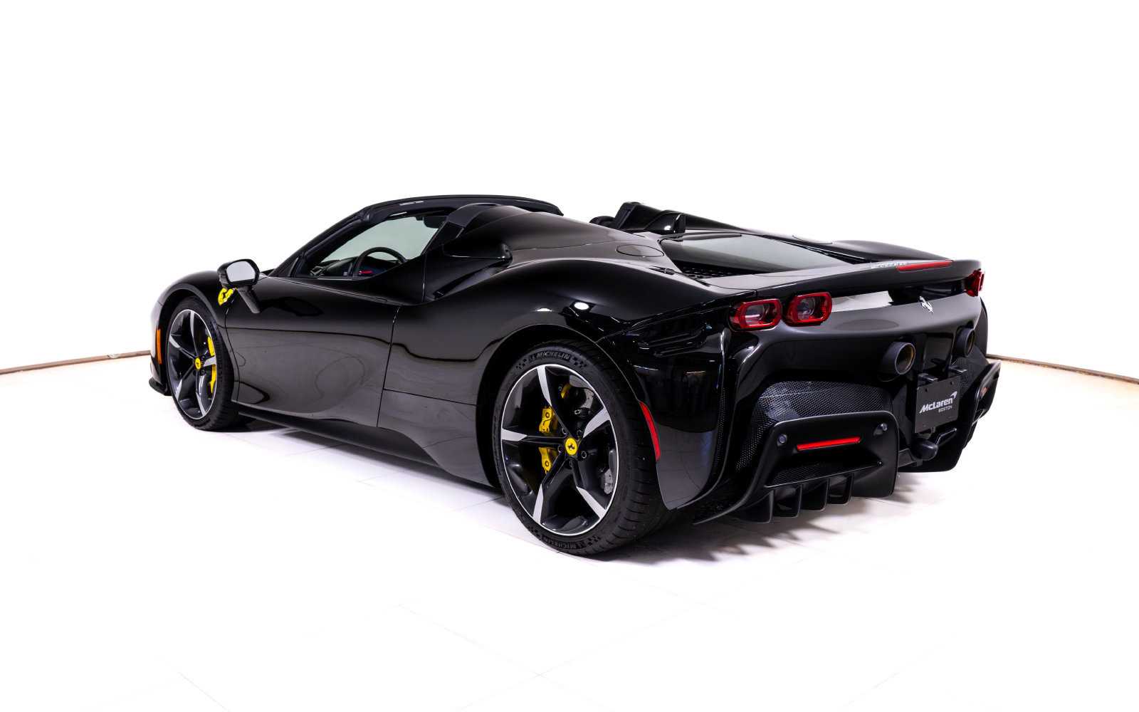 Used 2022 Ferrari SF90 Spider AWD/4WD image 5