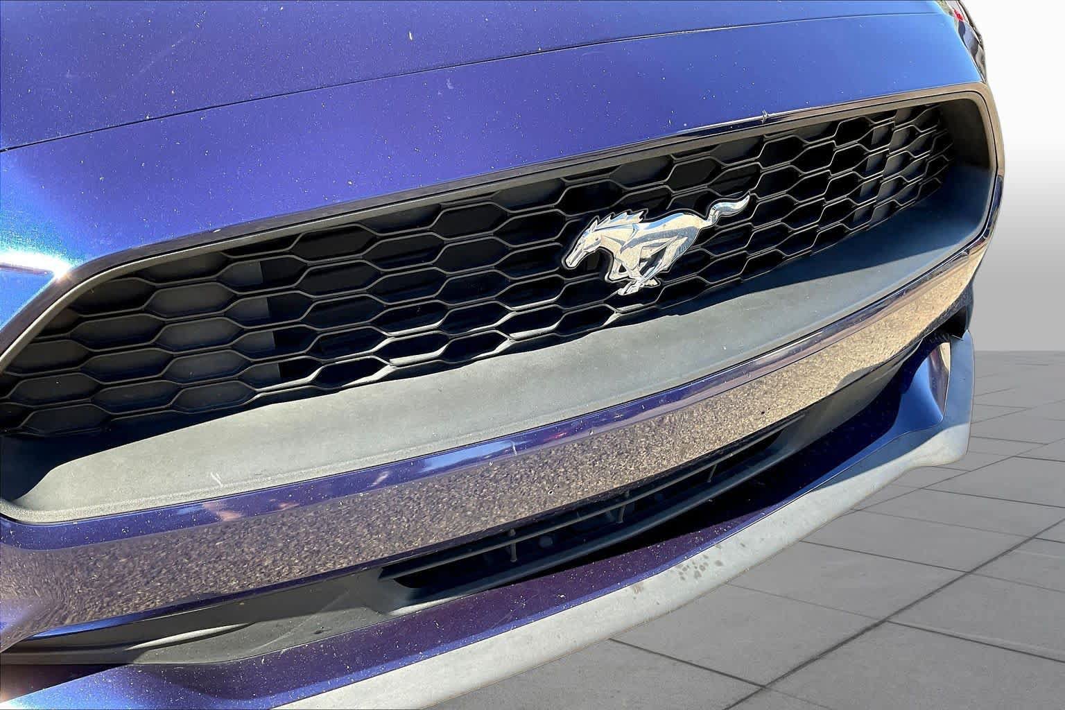 Used 2018 Ford Mustang Coupe w/ Equipment Group 101A RWD image 27