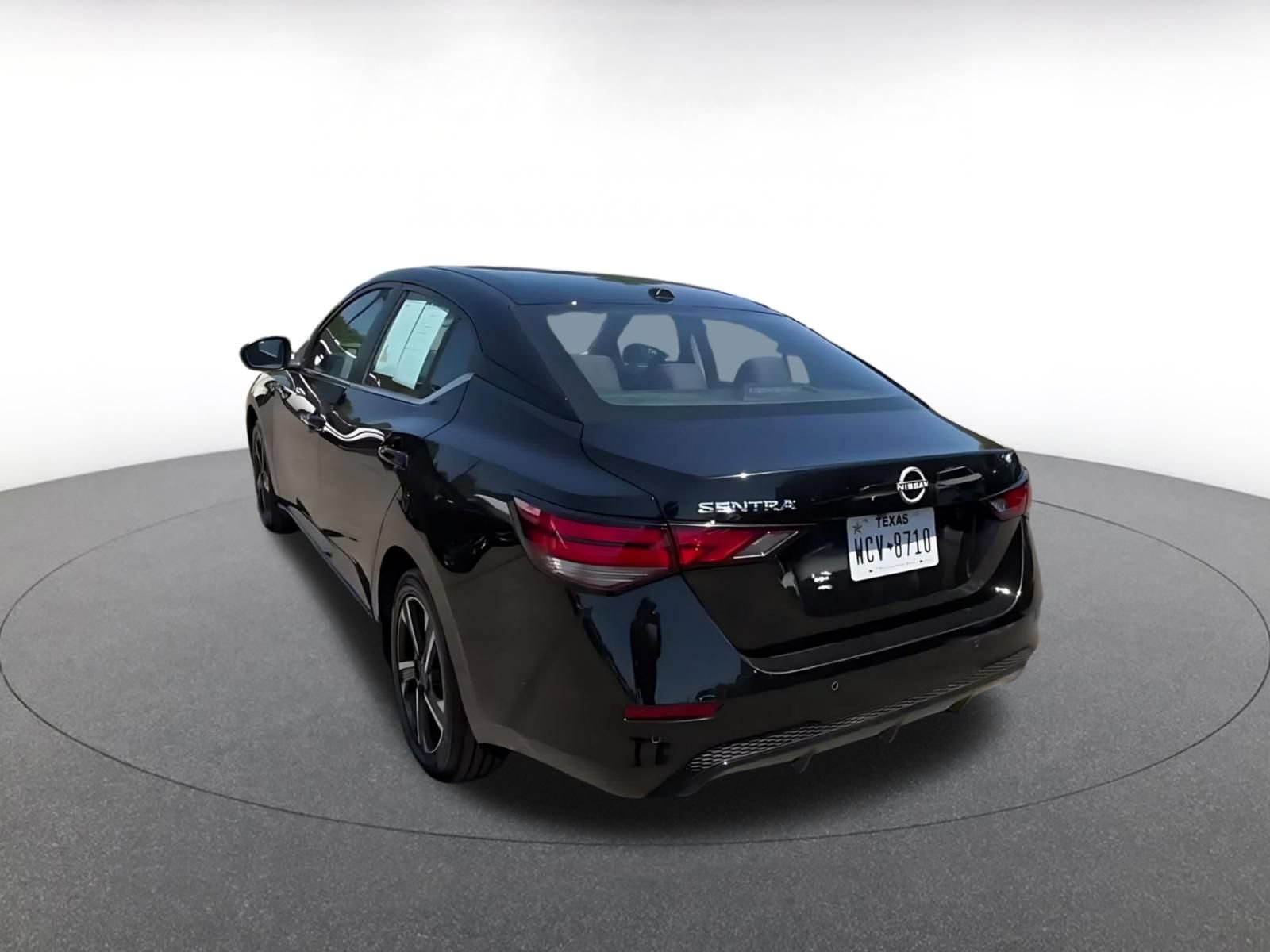 Used 2025 Nissan Sentra SV FWD image 10