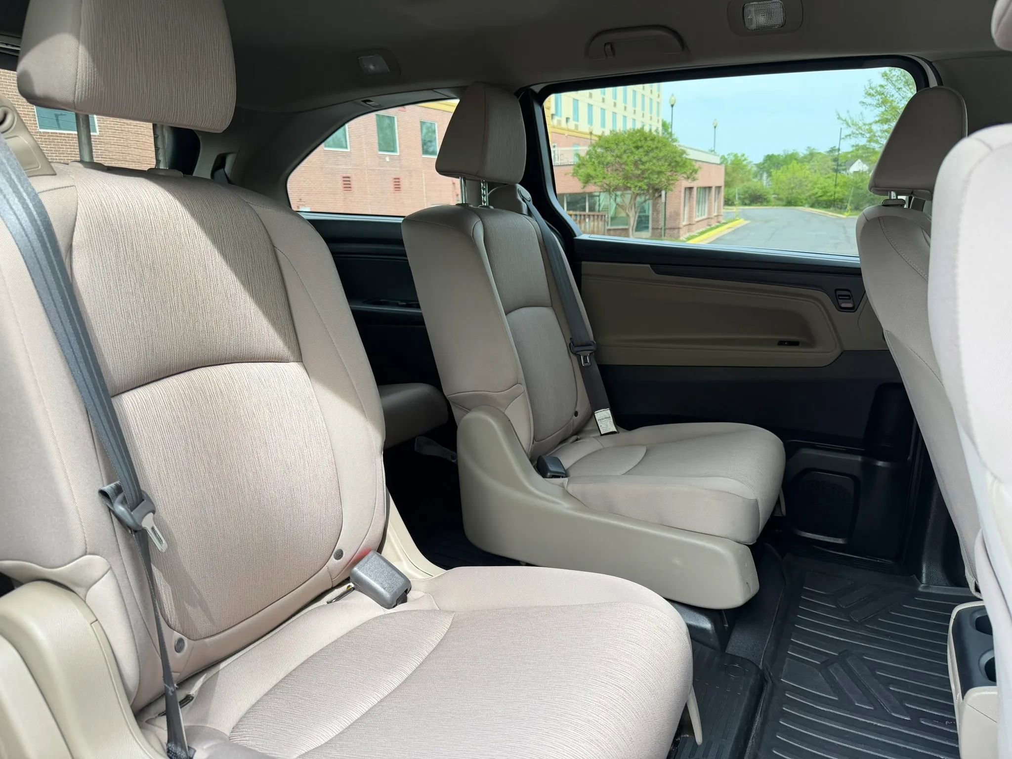 Used 2018 Honda Odyssey LX image 9