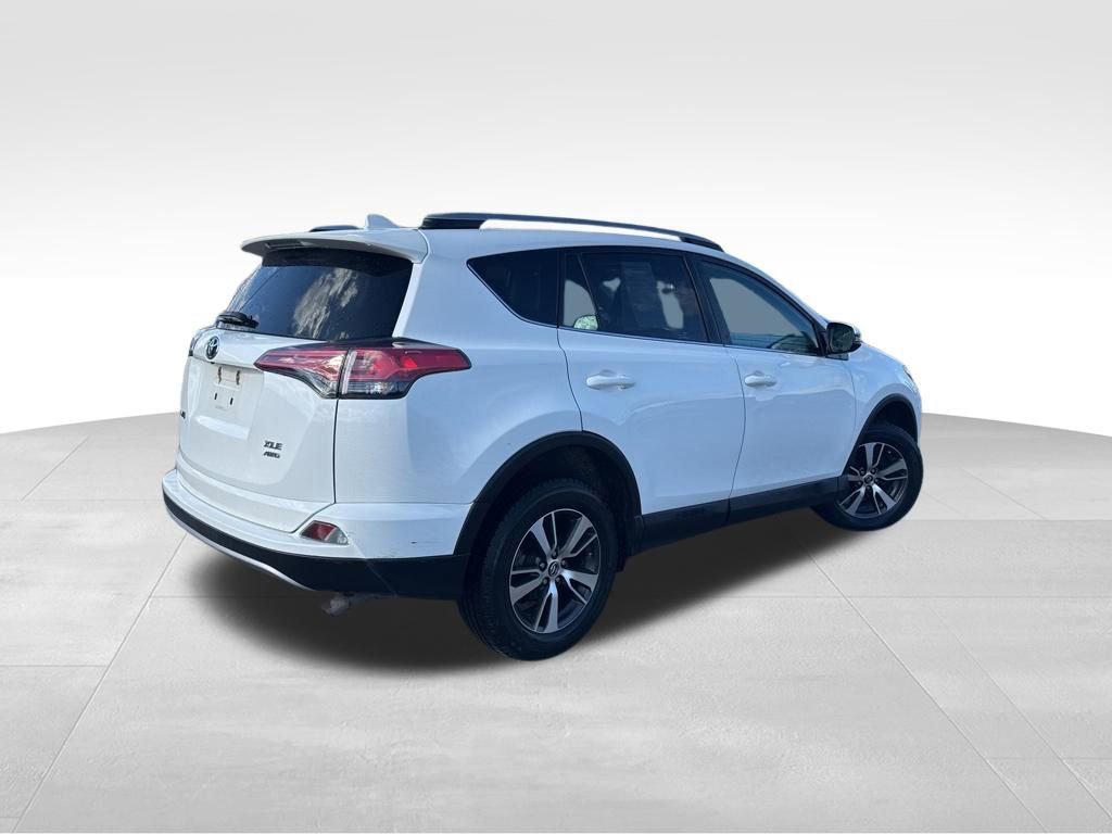 Used 2018 Toyota RAV4 XLE w/ Plus Extra Value Package AWD/4WD image 5