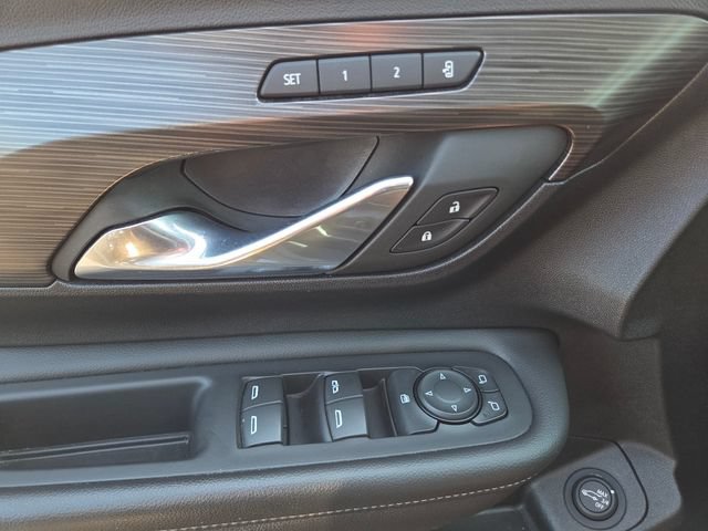 Used 2023 GMC Terrain SLT w/ Elevation Edition FWD image 25