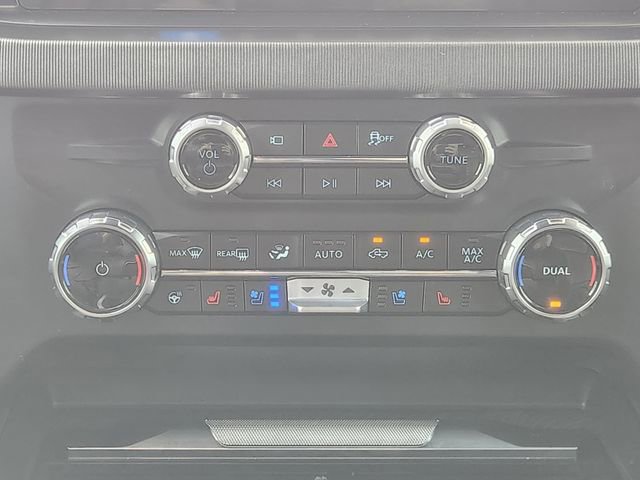 Used 2025 Ford F250 Platinum image 17