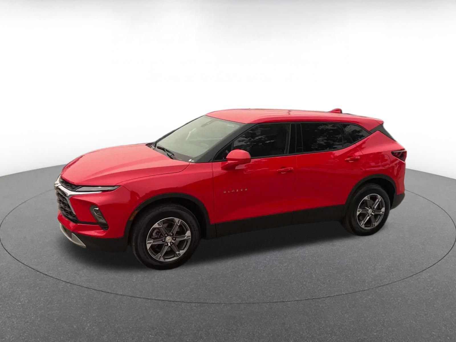 Used 2026 Chevrolet Blazer LT FWD image 6