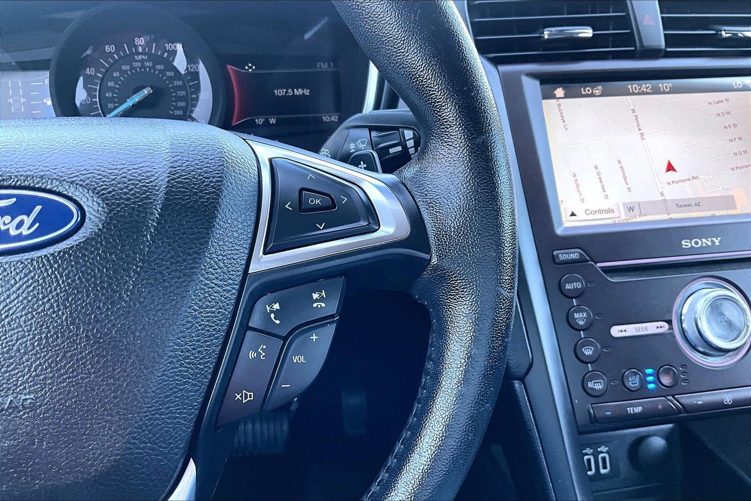 Used 2019 Ford Fusion Titanium AWD/4WD image 17