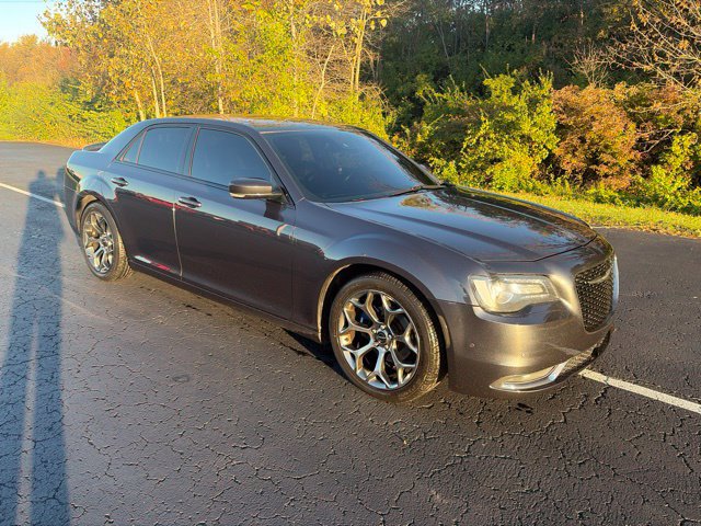 Used 2016 Chrysler 300 S w/ Luxury Group RWD image 8