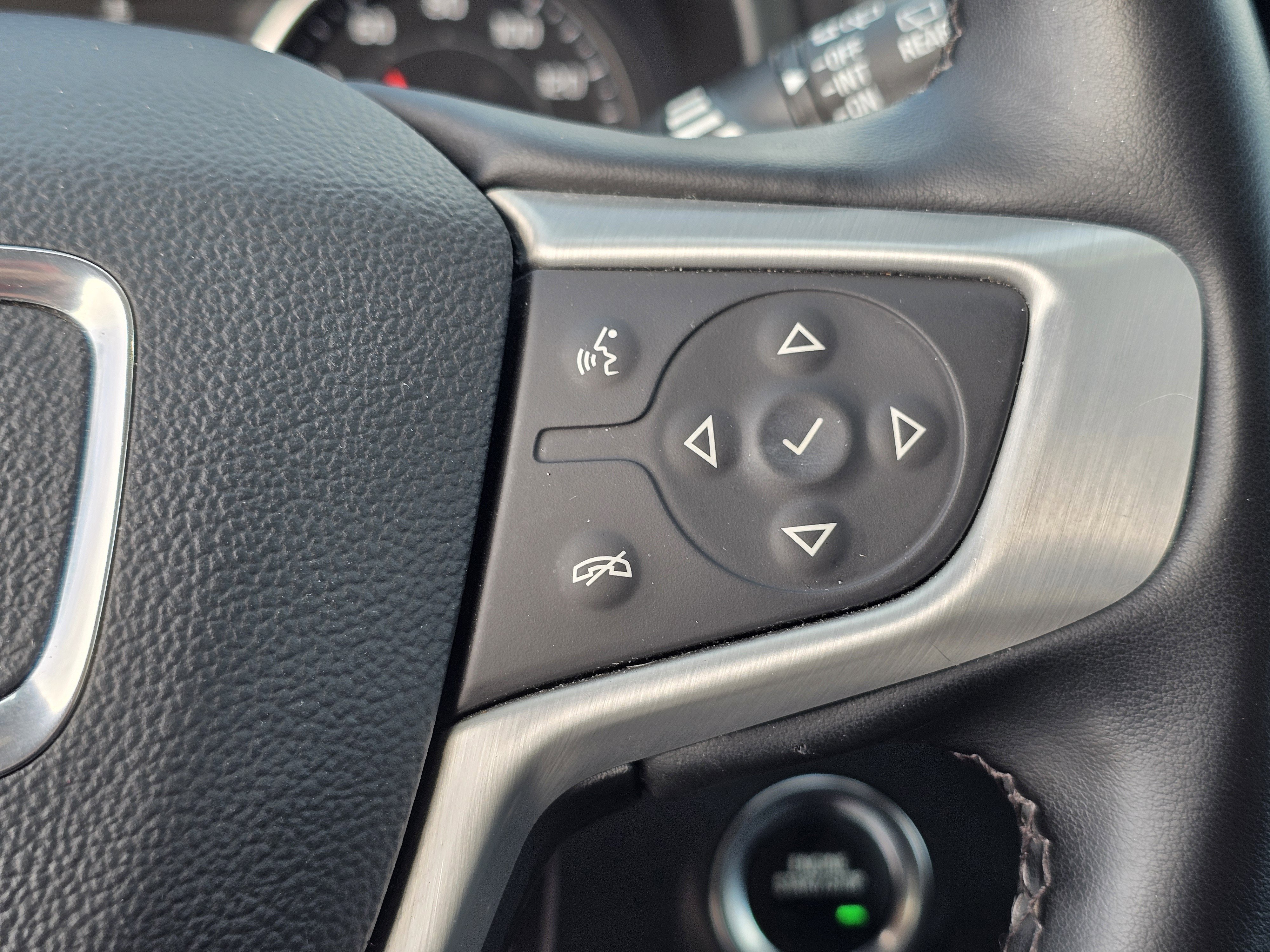 Used 2024 GMC Terrain SLT image 21