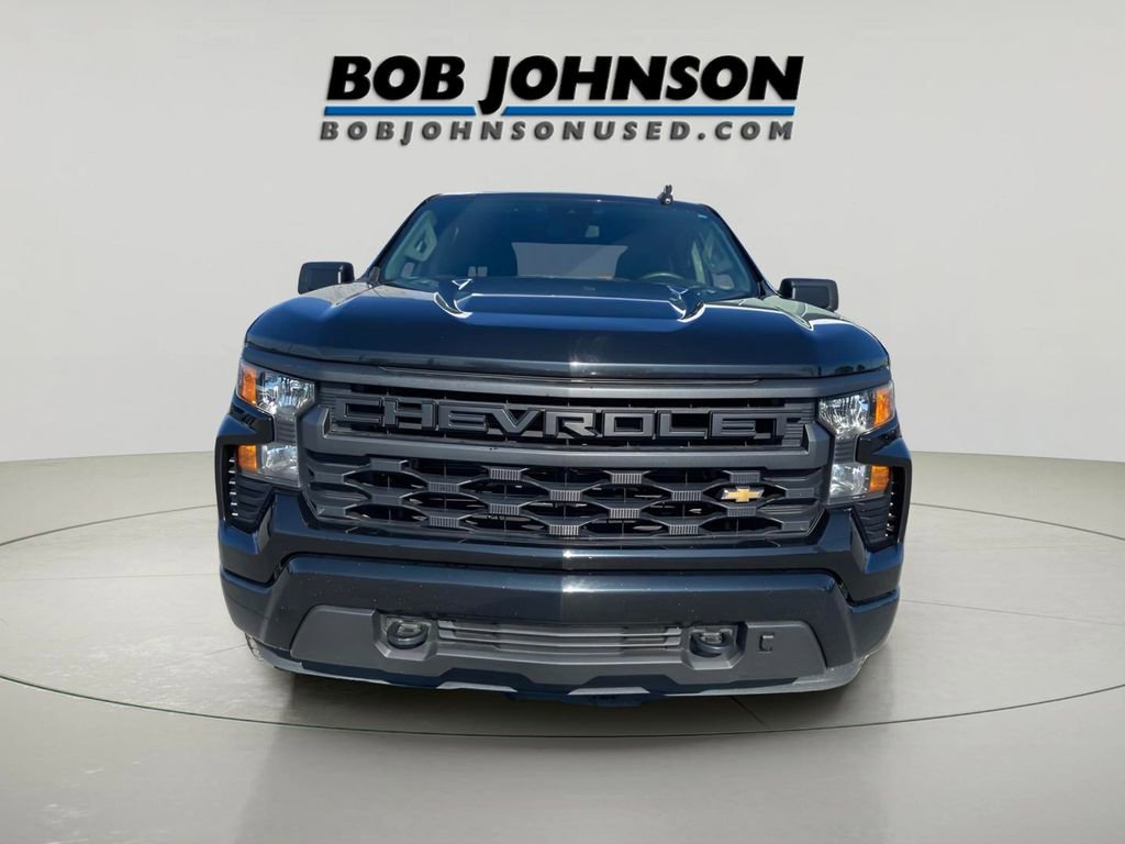 Used 2023 Chevrolet Silverado 1500 Custom image 2