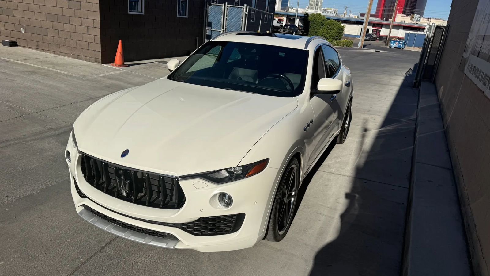 Used 2017 Maserati Levante S AWD/4WD image 9